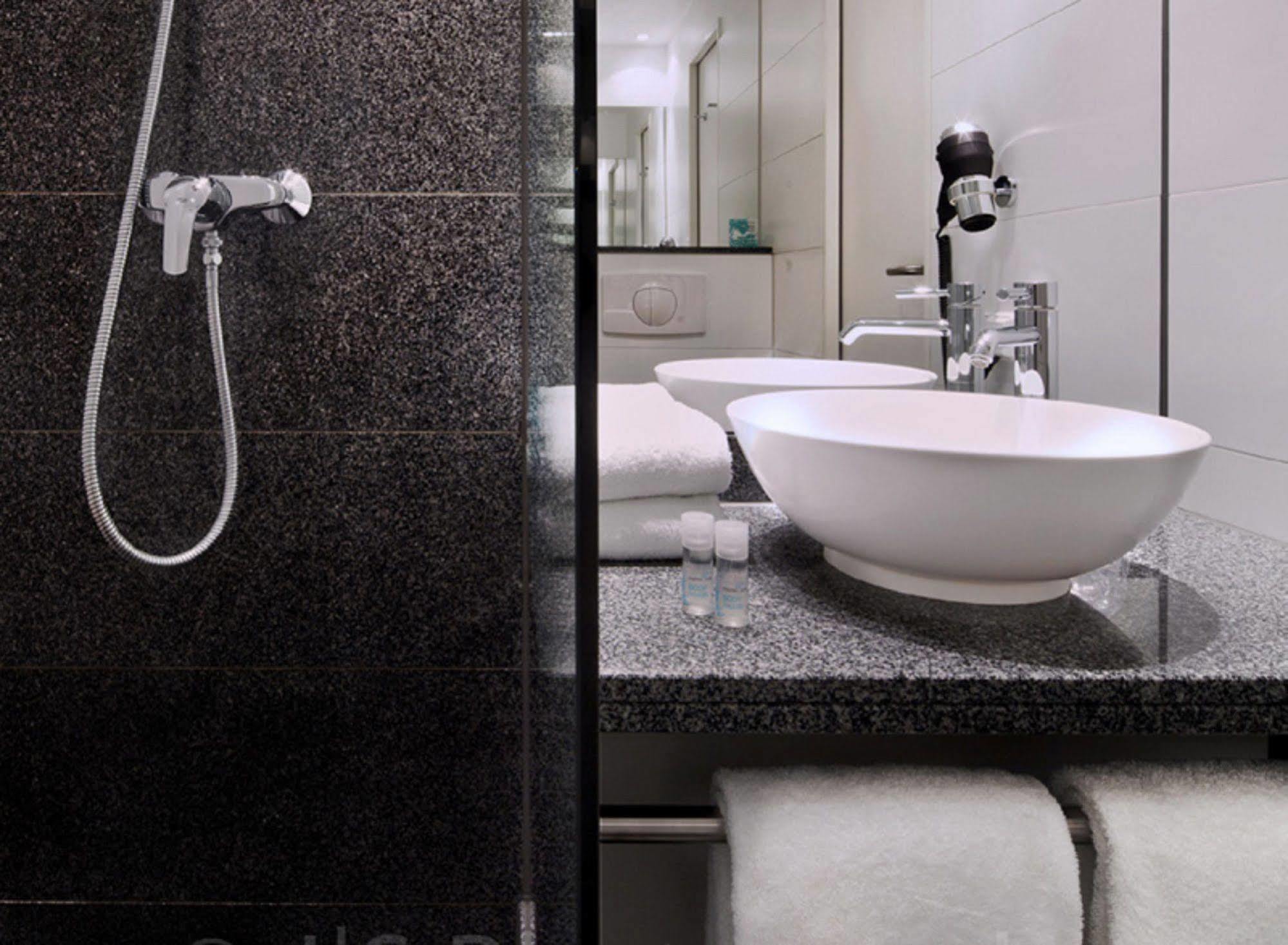 Motel One Muenchen-Garching Garching bei München Δωμάτιο φωτογραφία